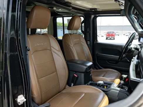 Used 2021 Jeep Wrangler Unlimited Sahara AWD/4WD image 22