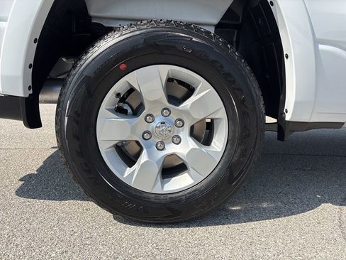 New 2026 RAM 1500 4x4 Crew Cab image 16