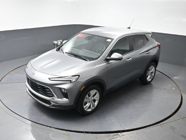 Used 2025 Buick Encore GX Preferred AWD/4WD image 44