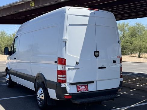 Used 2007 Dodge Sprinter 2500 RWD image 3