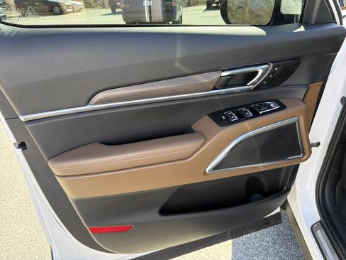 Used 2022 Kia Telluride SX w/ SX Prestige Package image 13