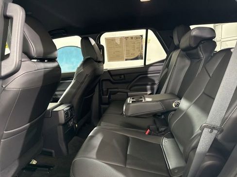 Used 2025 Toyota 4Runner TRD Off-Road AWD/4WD image 16