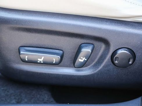 Used 2013 Lexus CT 200h w/ Premium Pkg w/Navigation FWD image 27