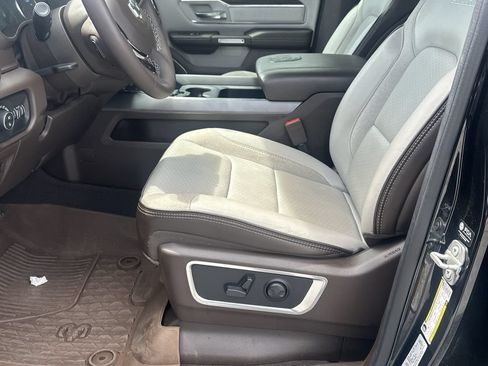 Used 2025 RAM 1500 Laramie AWD/4WD image 9