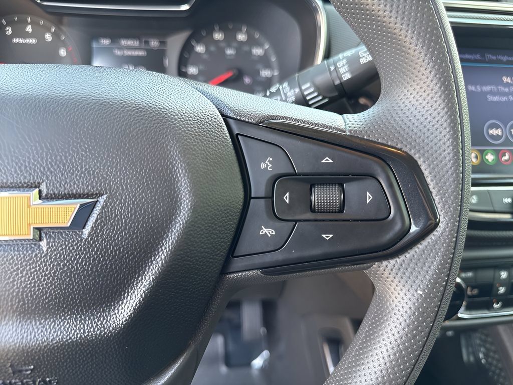Used 2023 Chevrolet TrailBlazer LT w/ Convenience Package AWD/4WD image 16