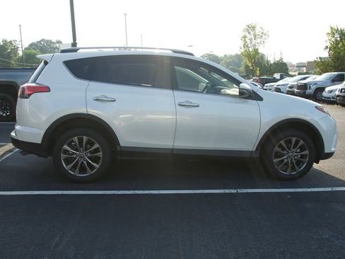 Used 2018 Toyota RAV4 Limited FWD image 9