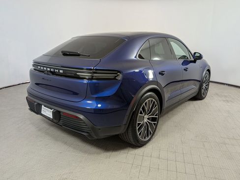 Certified 2024 Porsche Macan 4 Electric AWD/4WD image 9
