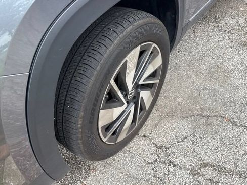 Used 2024 Volkswagen Atlas SEL AWD/4WD image 11