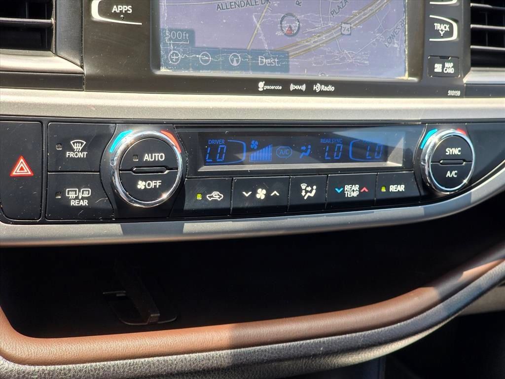 Used 2016 Toyota Highlander XLE AWD/4WD image 20