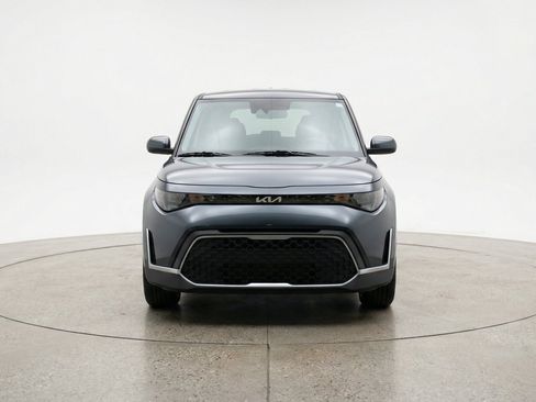 Used 2025 Kia Soul LX w/ LX Technology Package FWD image 2