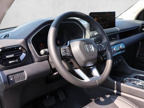 New 2026 Honda Pilot Touring image 10