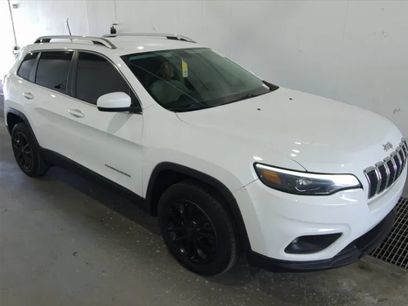 Used 2019 Jeep Cherokee Latitude w/ Popular Appearance Group