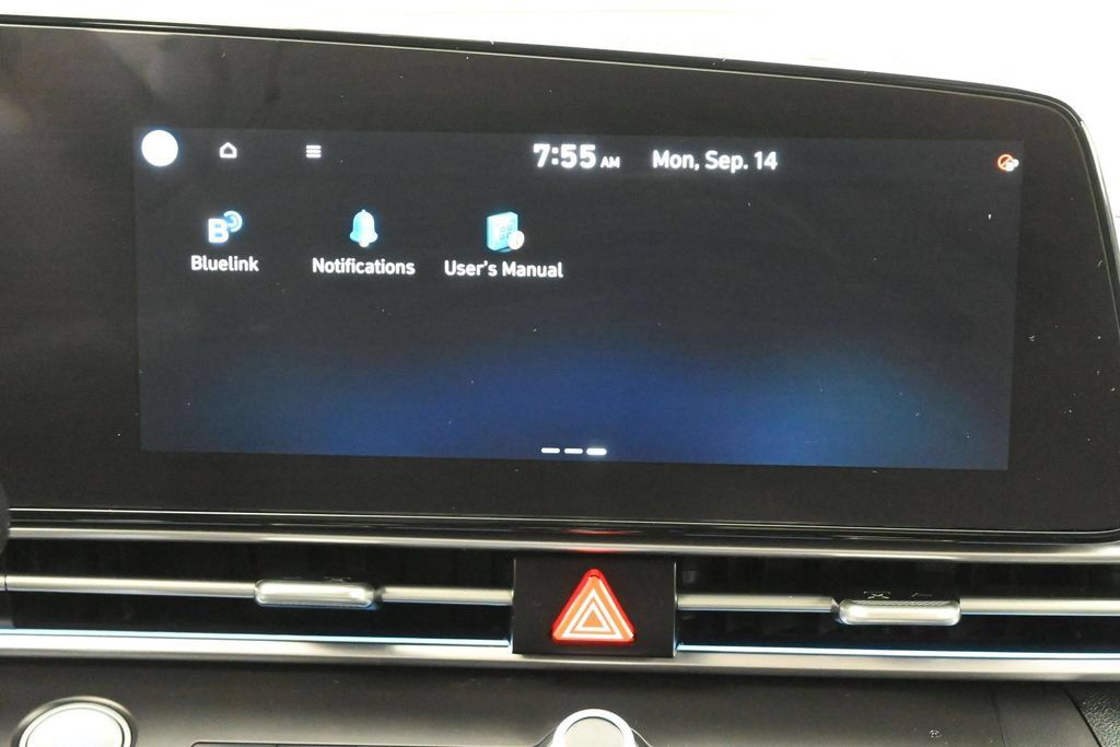 Used 2022 Hyundai Elantra Limited FWD image 12