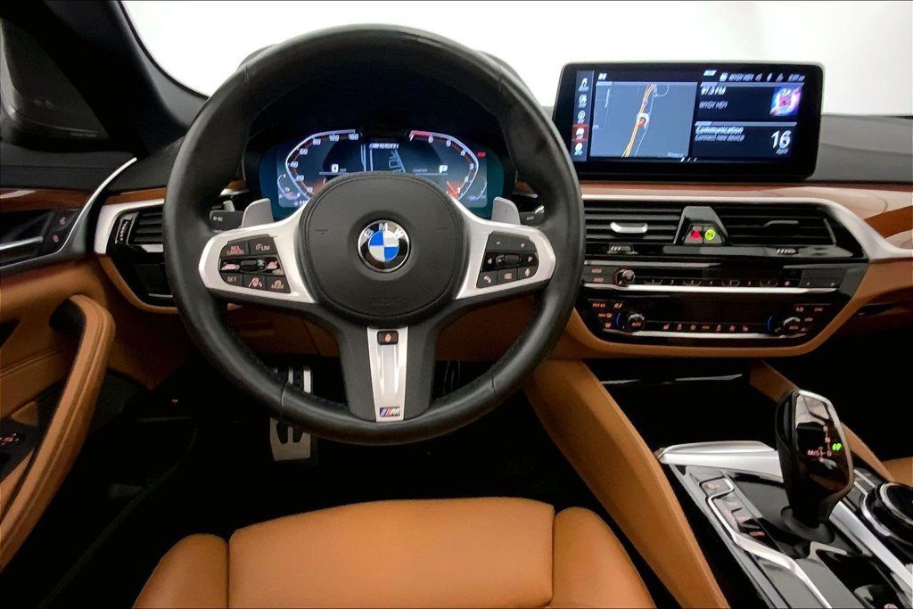 Used 2023 BMW M550i xDrive w/ Executive Package AWD/4WD image 4