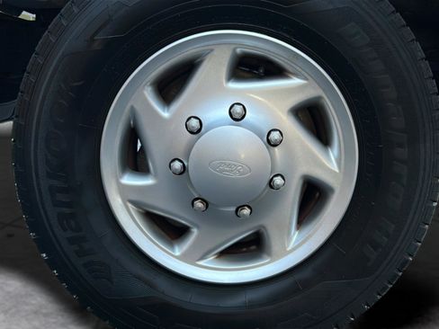 Used 2014 Ford E-250 and Econoline 250 Van 3D w/ Power Group image 41