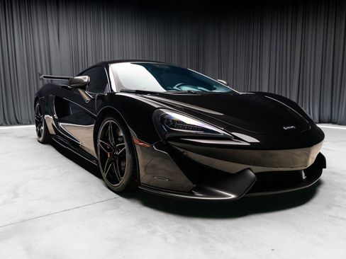 Used 2019 McLaren 570S Coupe RWD image 19