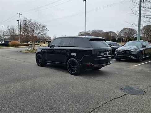 Used 2025 Land Rover Range Rover SE image 6