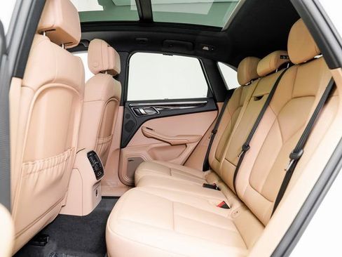 New 2026 Porsche Macan image 26