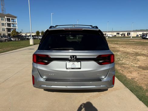 Certified 2026 Honda Odyssey Elite image 7