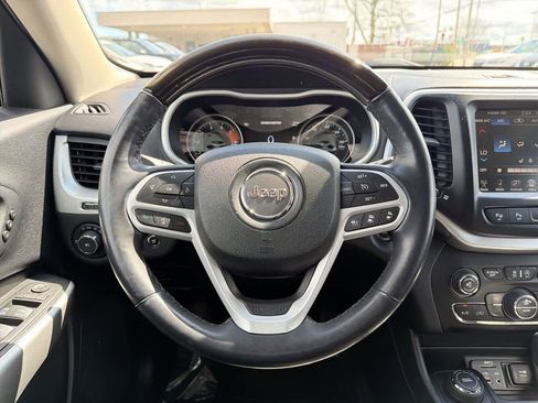 Used 2017 Jeep Cherokee Overland w/ Technology Group image 28