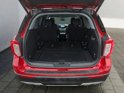 Certified 2023 Ford Explorer XLT w/ Equipment Group 202A image 25