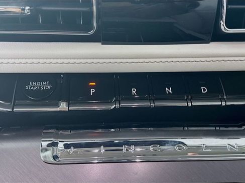 New 2026 Lincoln Aviator AWD image 18