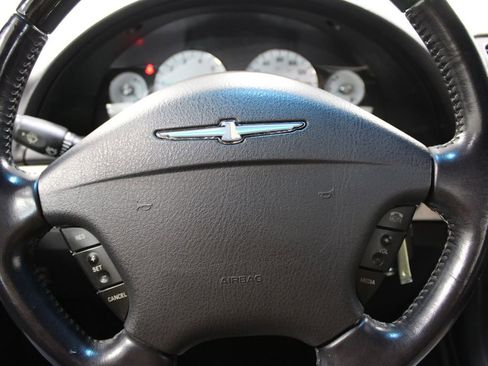 Used 2005 Ford Thunderbird image 22