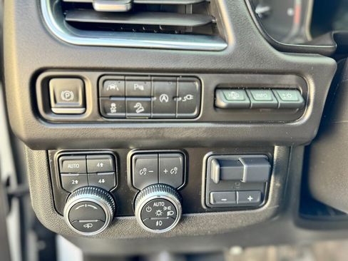 Used 2021 GMC Yukon AT4 w/ AT4 Premium Plus Package image 18