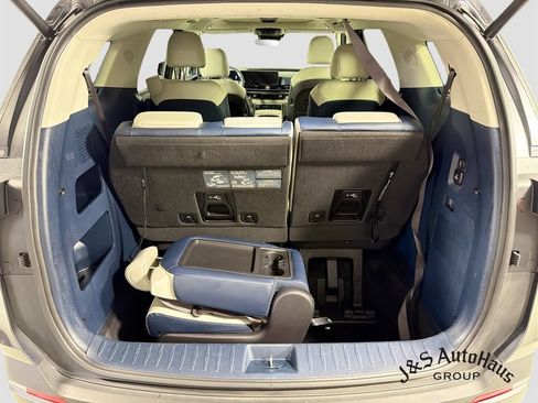 Used 2025 Kia Carnival SX w/ SX Dark Edition Package FWD image 32