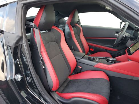 Certified 2024 Nissan Z Performance w/ Floor Mat Package image 16