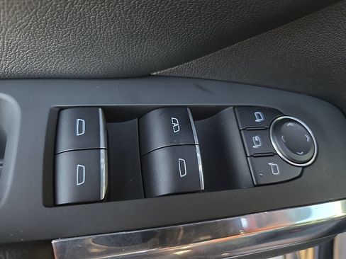 Used 2025 Chevrolet Traverse RS AWD/4WD image 16