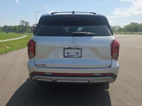 Used 2024 Hyundai Palisade Limited FWD image 9