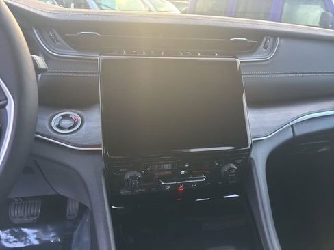 New 2025 Jeep Grand Cherokee L Limited image 27