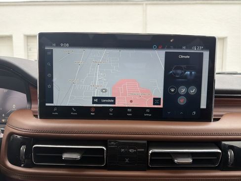 Certified 2021 Lincoln Nautilus Reserve image 23