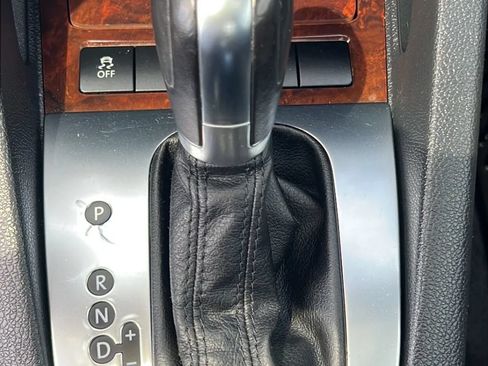 Used 2012 Volkswagen Eos Lux FWD image 22