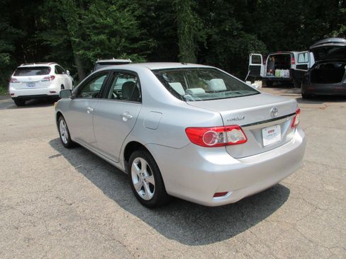 Used 2012 Toyota Corolla LE w/ Premium Pkg FWD image 9