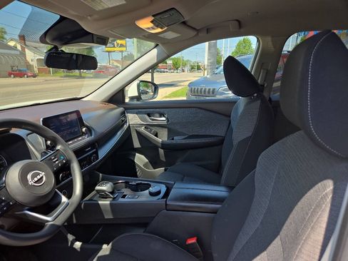 Used 2023 Nissan Rogue SV AWD/4WD image 9