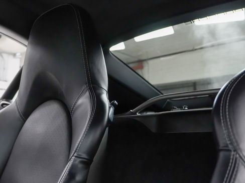 Used 2012 Porsche Cayman R image 33