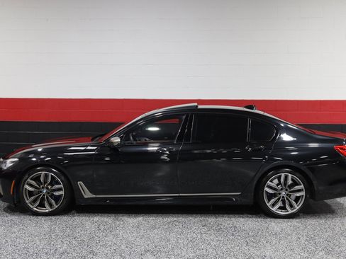 Used 2017 BMW M760i xDrive image 23
