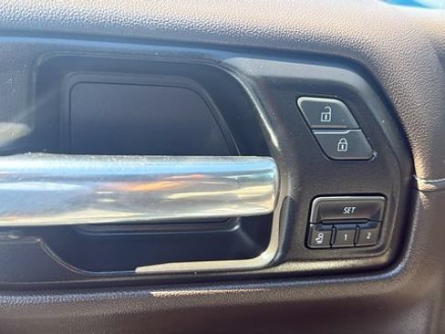 Used 2022 Chevrolet Silverado 1500 LTZ w/ Technology Package AWD/4WD image 11