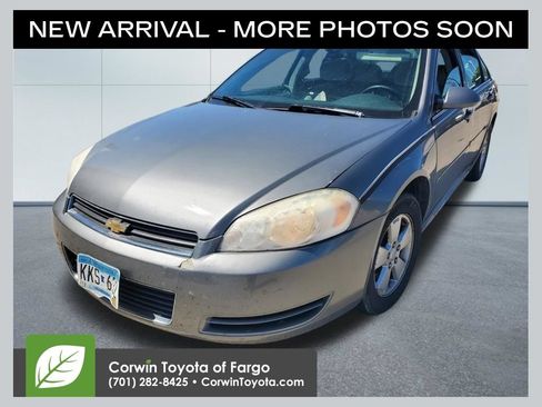 Used 2009 Chevrolet Impala LT FWD image 1