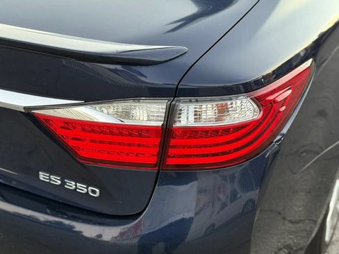 Used 2013 Lexus ES 350 w/ Luxury Pkg FWD image 8