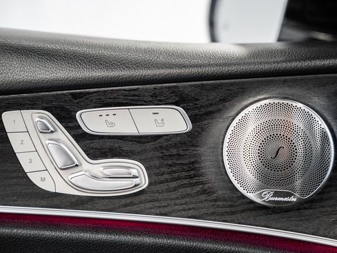 Used 2018 Mercedes-Benz E 300 4MATIC image 35