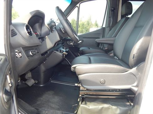 Used 2023 Mercedes-Benz Sprinter 3500 image 22