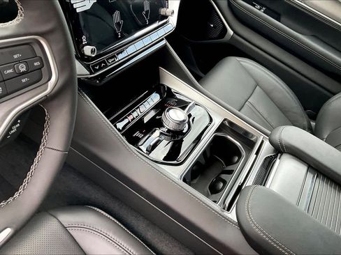 New 2026 Jeep Grand Wagoneer L Limited AWD/4WD image 7