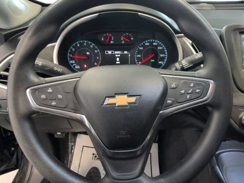 Used 2017 Chevrolet Malibu LS FWD image 18