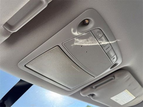 Used 2019 Nissan Pathfinder S image 26