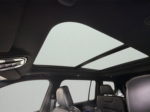 Used 2023 Jeep Grand Cherokee L Overland image 25