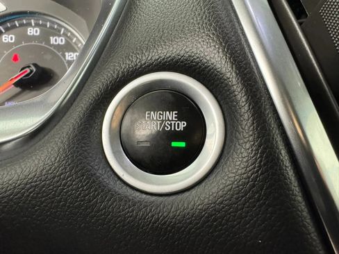 Used 2021 Chevrolet Traverse LT AWD/4WD image 17