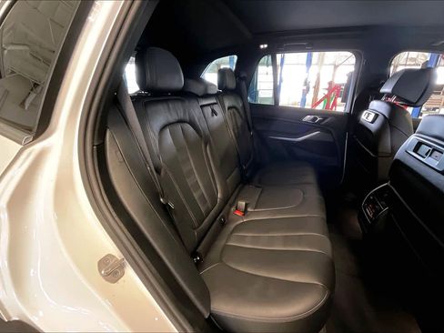 Used 2022 BMW X5 xDrive40i w/ Premium Package image 18